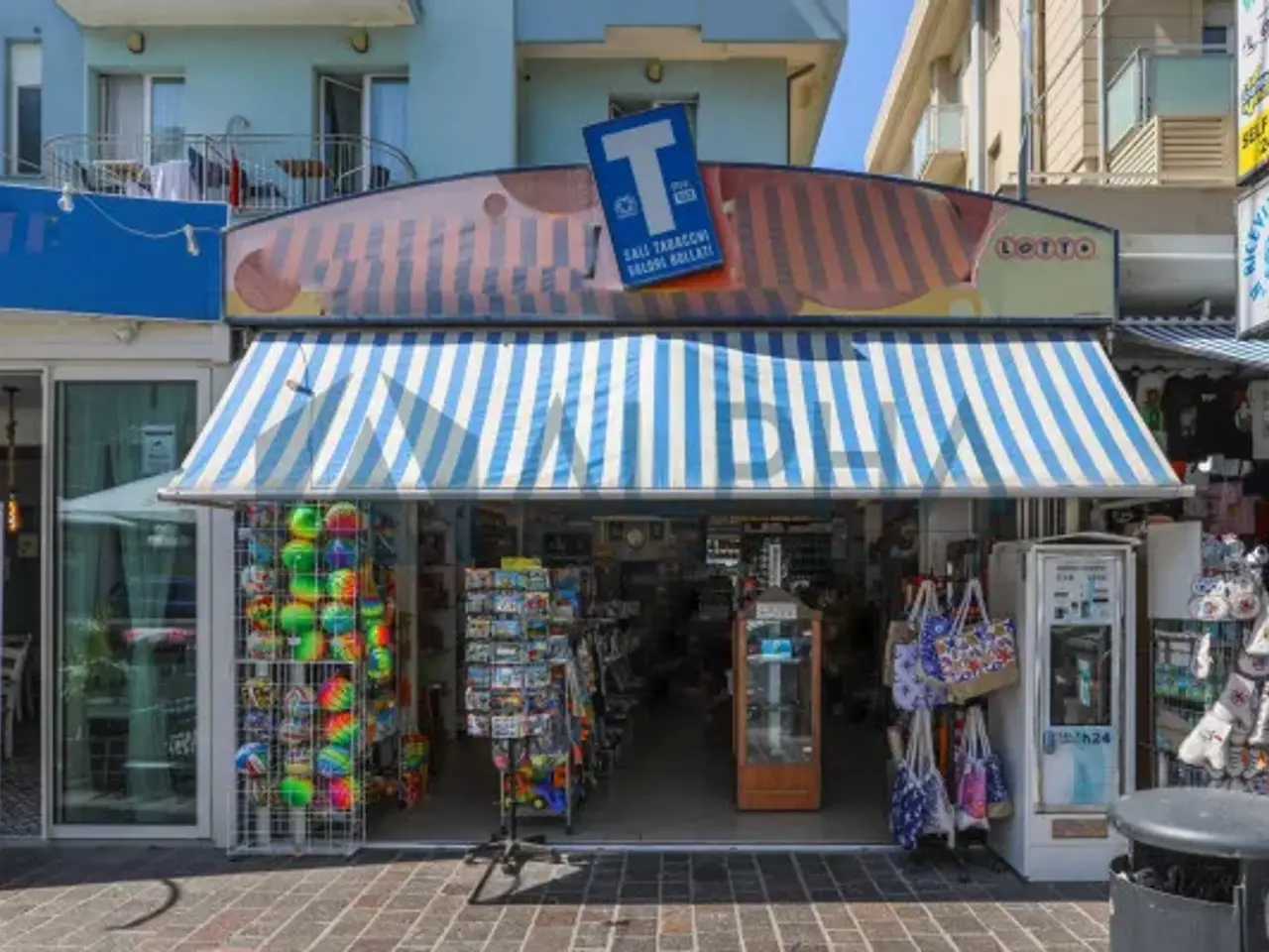 Tabaccheria in Viale Regina Margherita, Rimini, {3} - Foto 1