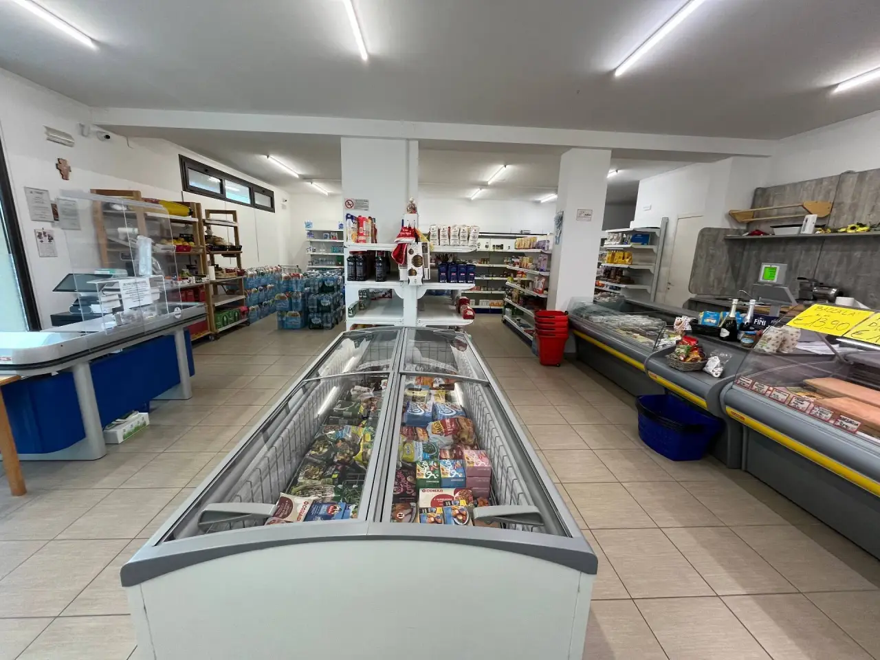Esercizio commerciale in Via Incoronata, Vasto, {3} - Foto 1