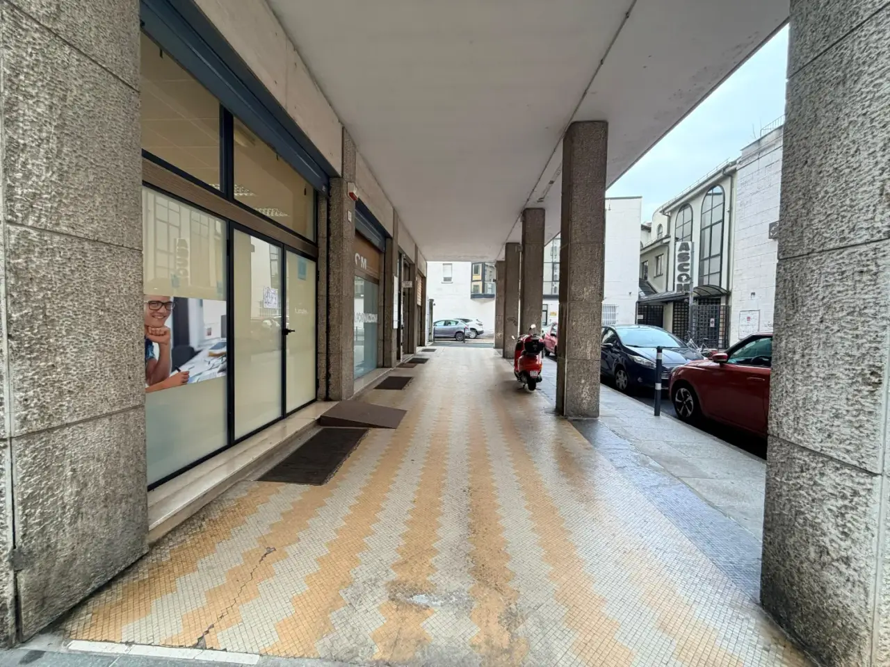 Negozio in Via Duchessa Iolanda 27, Vercelli, {3} - Foto 1
