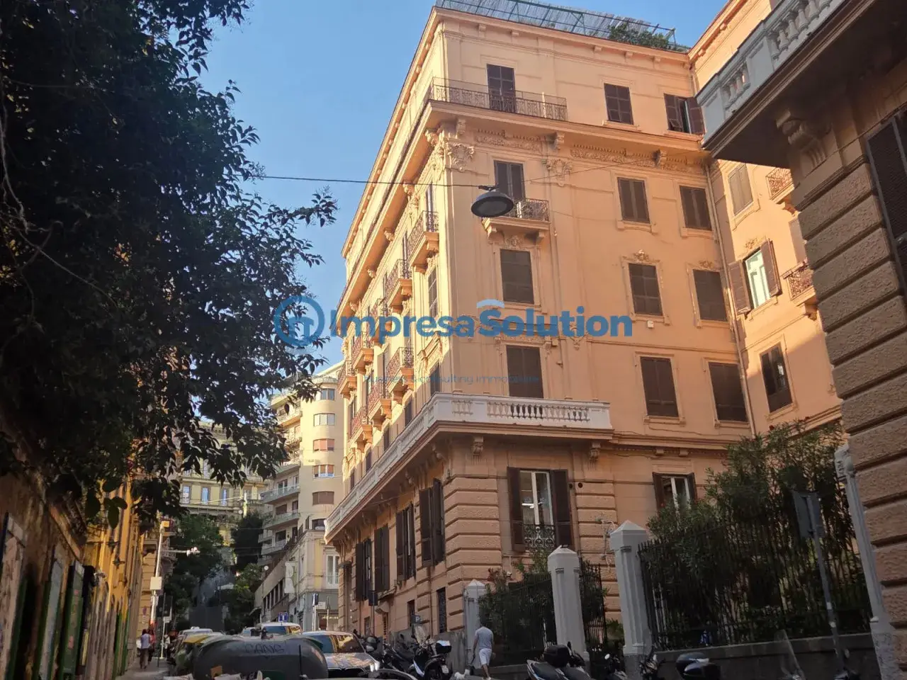Negozio in Via San Pasquale a Chiaia 36, Napoli, {3} - Foto 2