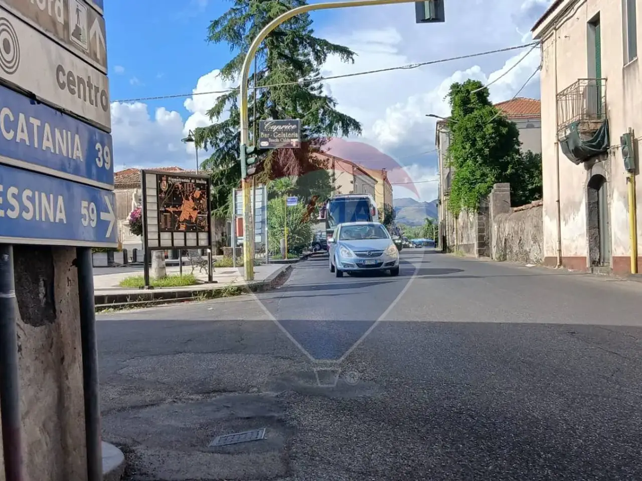 Negozio in Via Diana 145, Fiumefreddo Di Sicilia, {3} - Foto 2