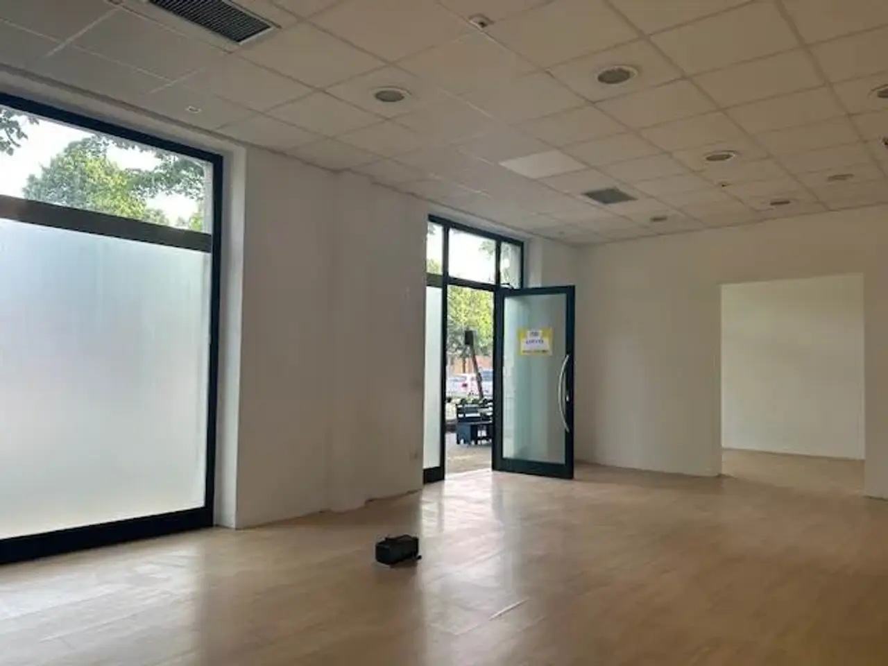 Negozio in Piazza Marconi, San Giorgio Piacentino, {3} - Foto 1