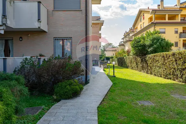 3-room flat in Via Arsiero 13, Vanzago - Photo 1