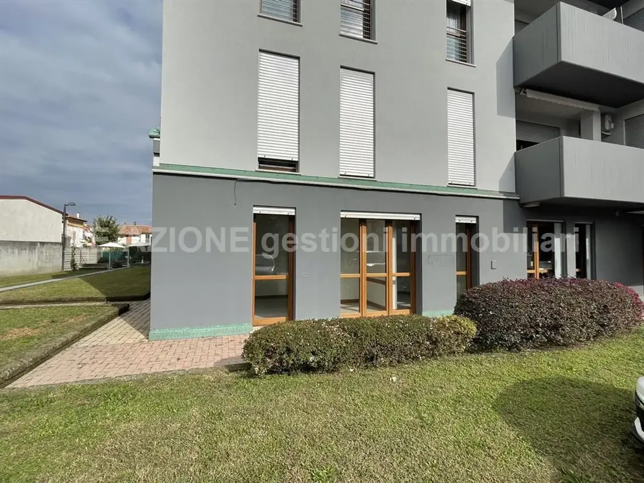 Negozio in Via Roma 33, Carmignano Di Brenta, {3} - Foto 1