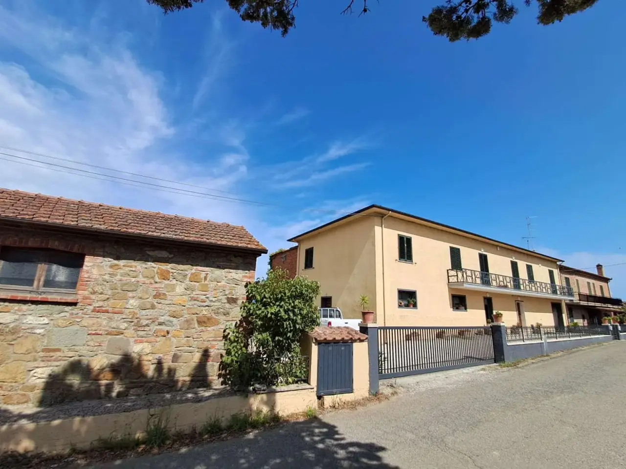 Locale commerciale in Via Colle, Lucignano, {3} - Foto 2