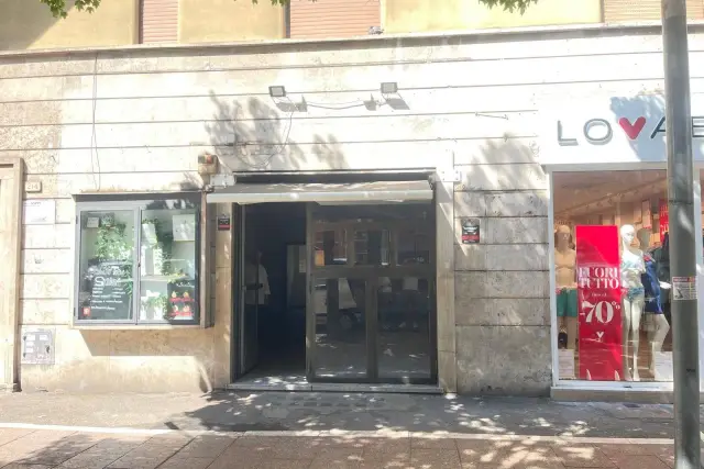 Shop in {3}, Viale Guglielmo Marconi 212 - Photo 1