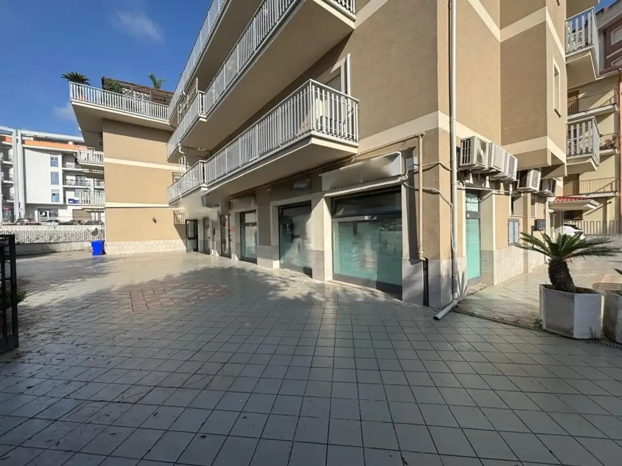 Magazzino in Piazza della Repubblica, Lamezia Terme, Catanzaro, Lamezia Terme, {3} - Foto 1