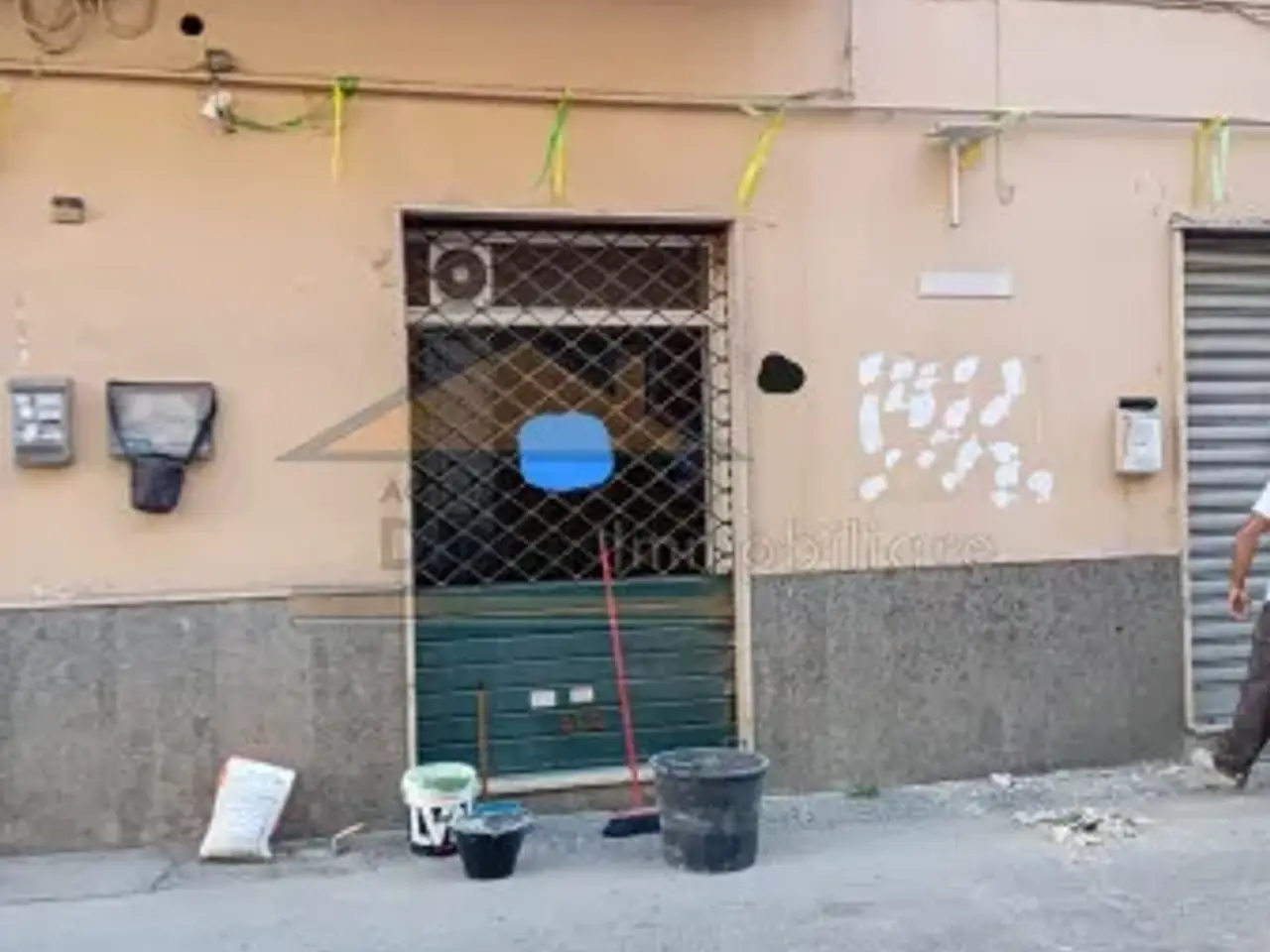Negozio in Via dei Sei Martiri, Villaricca, {3} - Foto 1