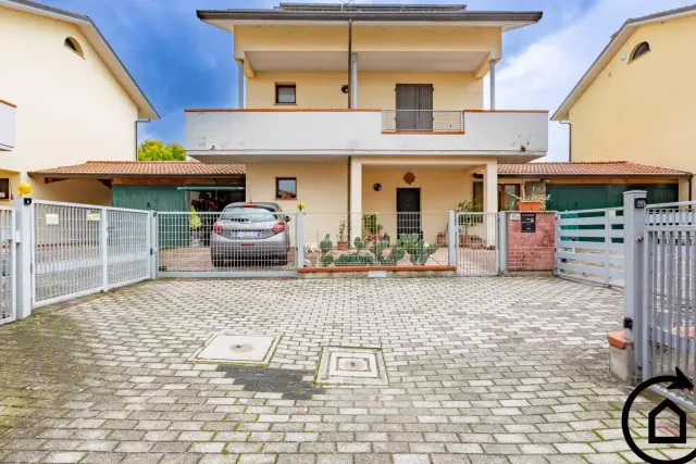 Villa in Via Bianco da Durazzo 18b, Forlì - Foto 1