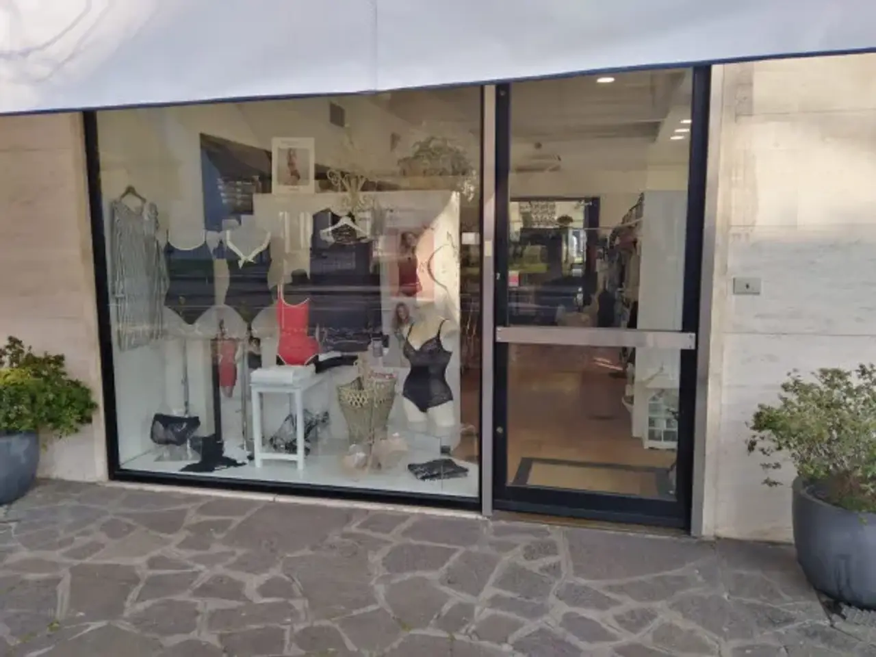 Negozio in Via Monte Ortone, Abano Terme, {3} - Foto 1