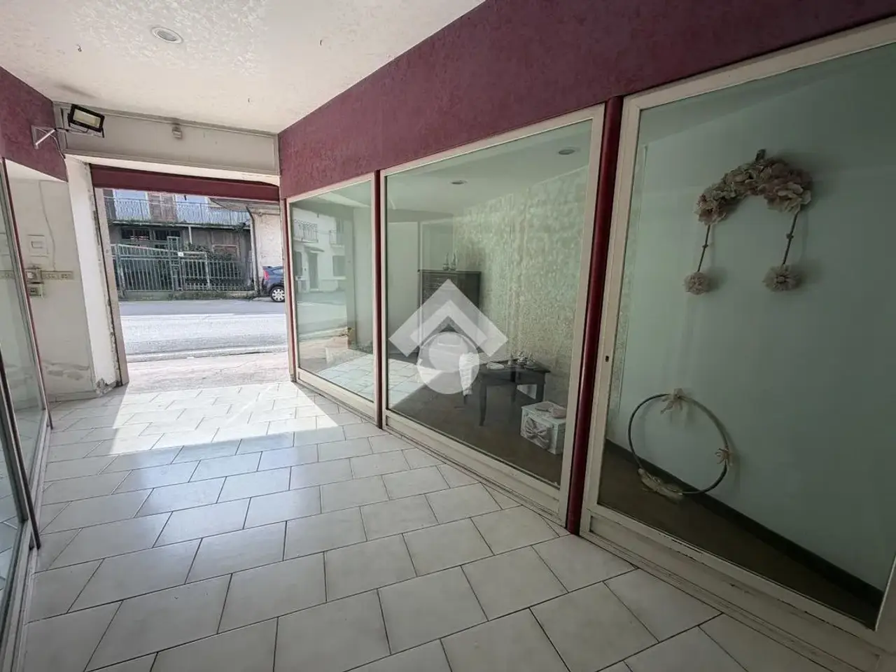 Negozio in Via Via l. Einaudi 6, Cervinara, {3} - Foto 2