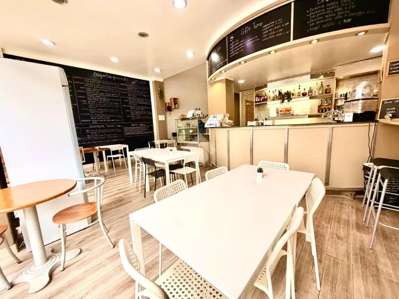 Negozio in Via Giuseppe Garibaldi 85, Novi Ligure, {3} - Foto 1