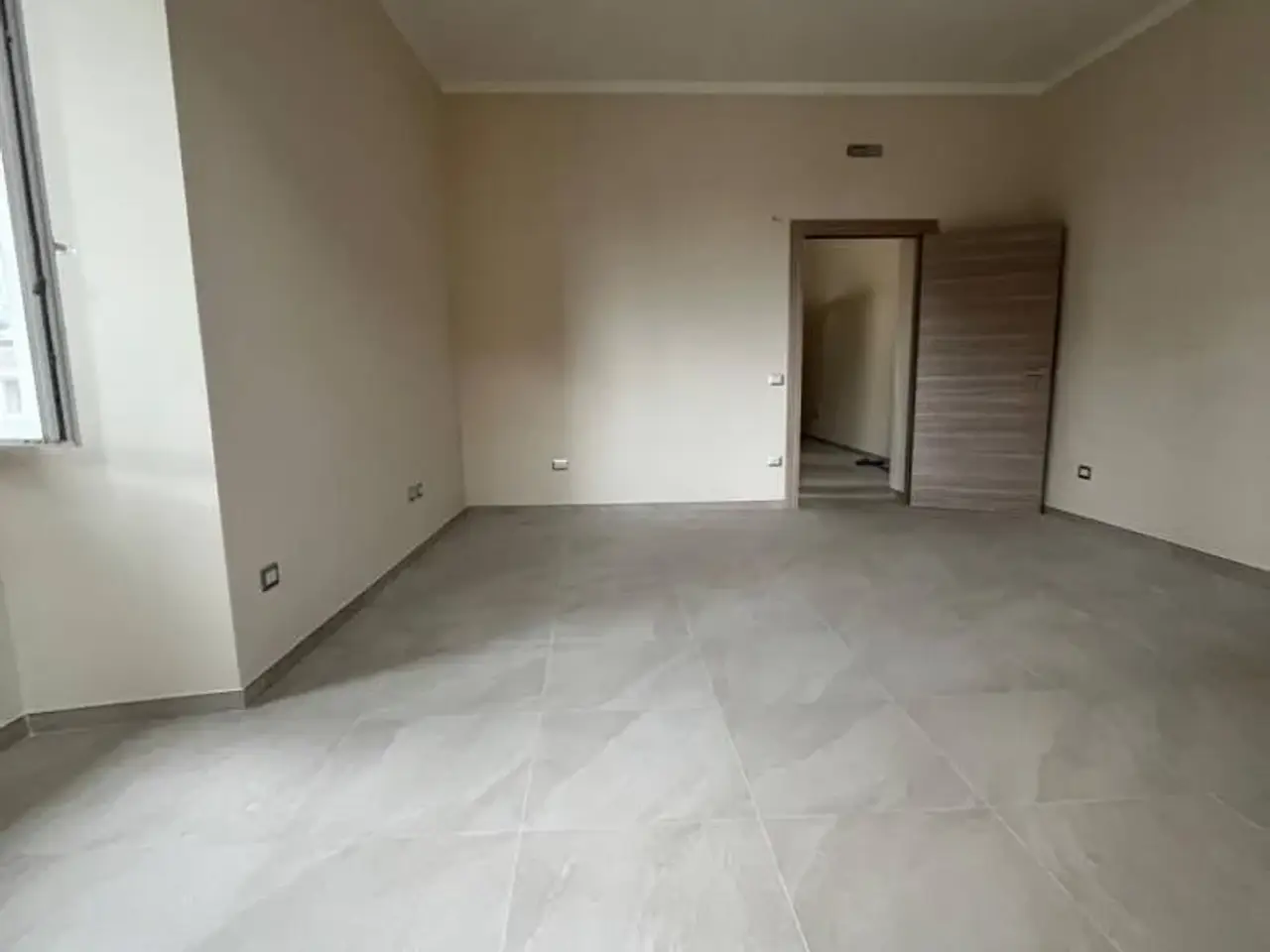 Ufficio condiviso in Via Milite Ignoto, Vibo Valentia, {3} - Foto 1
