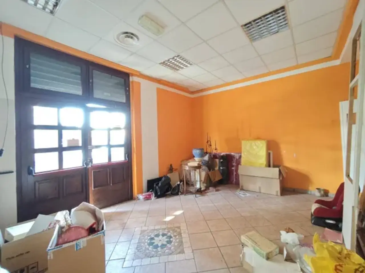 Negozio in Via Avigliana 22, Carmagnola, {3} - Foto 1