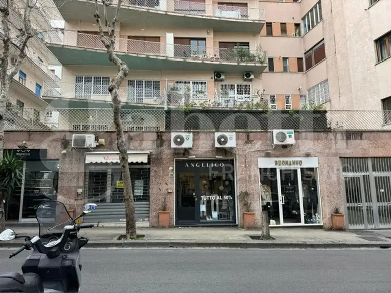 Negozio in Via Cimarosa 91d, Napoli, {3} - Foto 2