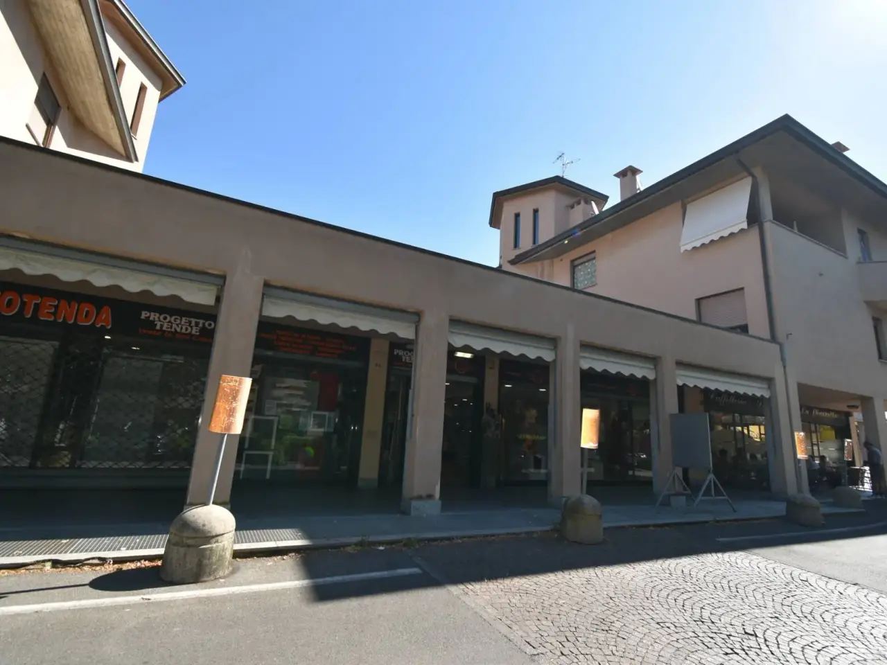Negozio in Via Buonarroti 7, Bernareggio, {3} - Foto 2