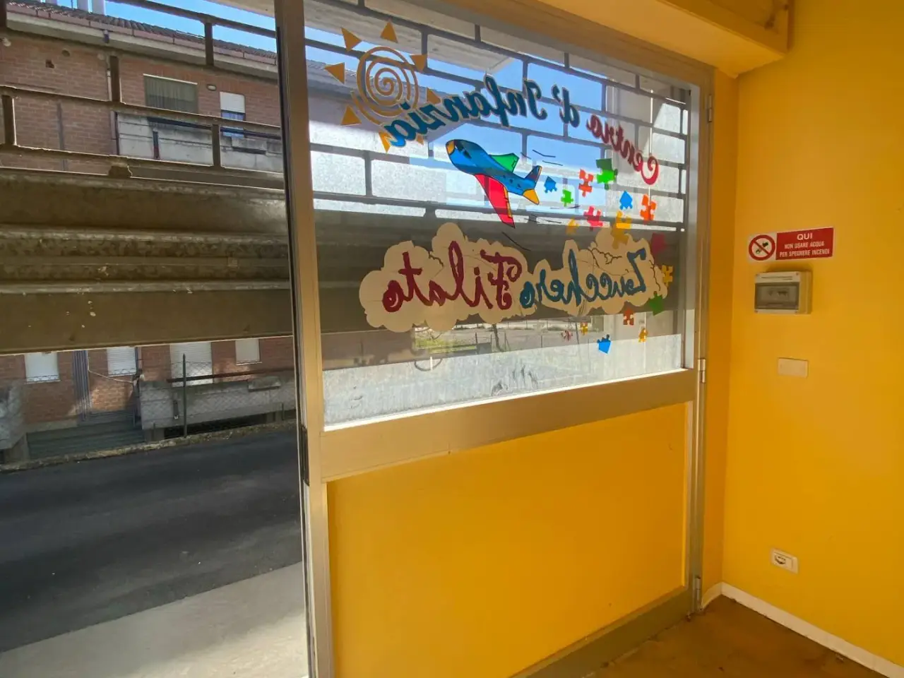 Esercizio commerciale in Via Leonardo da Vinci 10, Montegiorgio, {3} - Foto 2