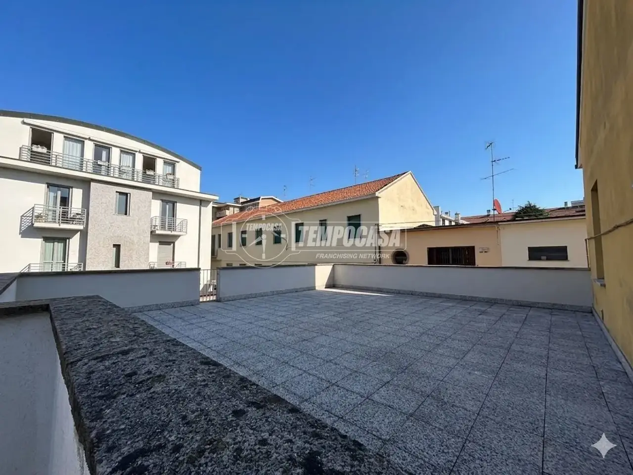 Magazzino in Via Bianchi 4, Lissone, {3} - Foto 1