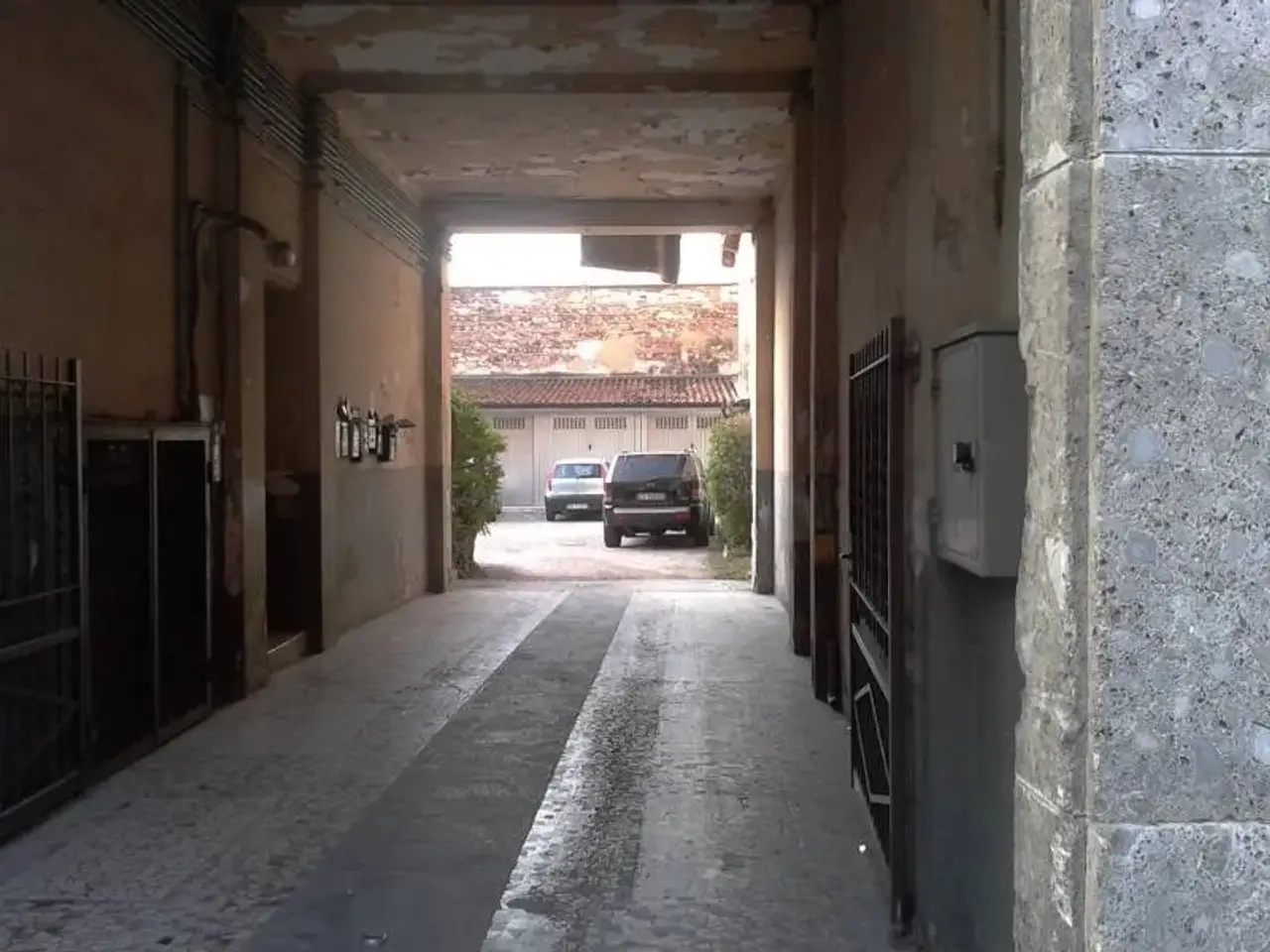 Parcheggio chiuso in Via Milano 67, Brescia, {3} - Foto 1