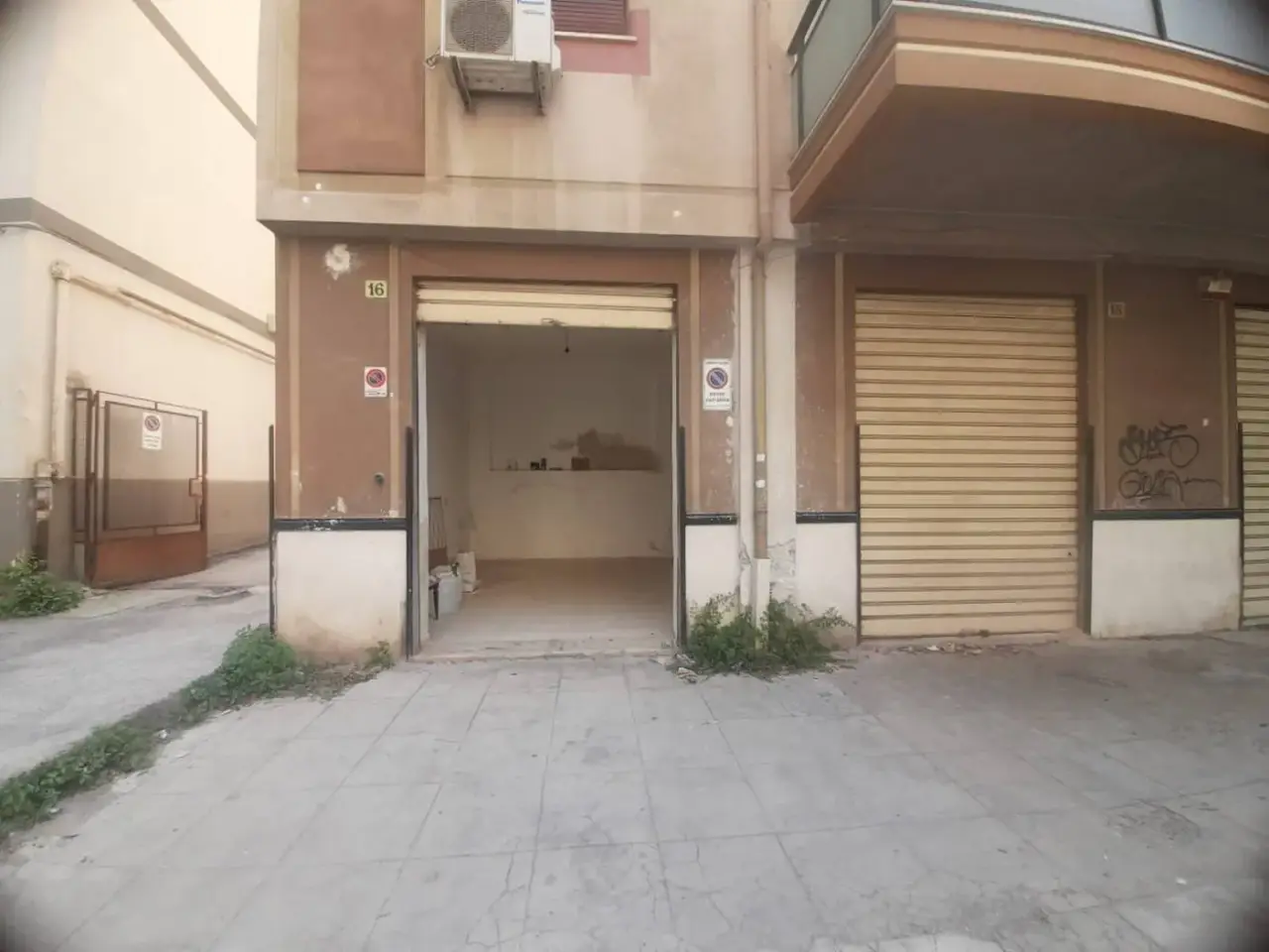 Parcheggio chiuso in Via Villa di Napoli, Palermo, {3} - Foto 1
