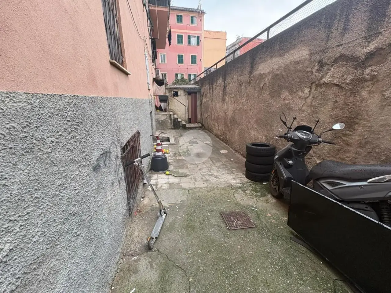 Magazzino in Via Umberto Bertolotti, Genova, {3} - Foto 2