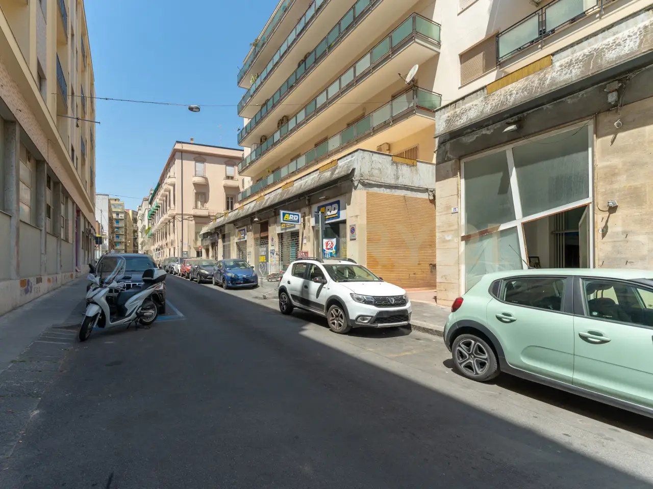 Negozio in Via Francesco Riso 72/C, Catania, {3} - Foto 1