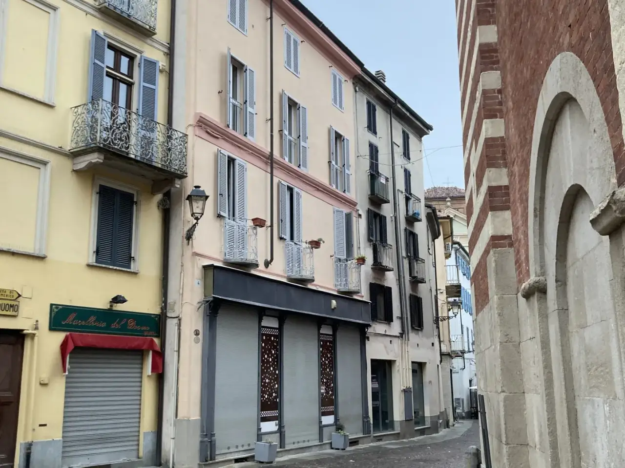 Negozio in Via Volpi 8, Casale Monferrato, {3} - Foto 1