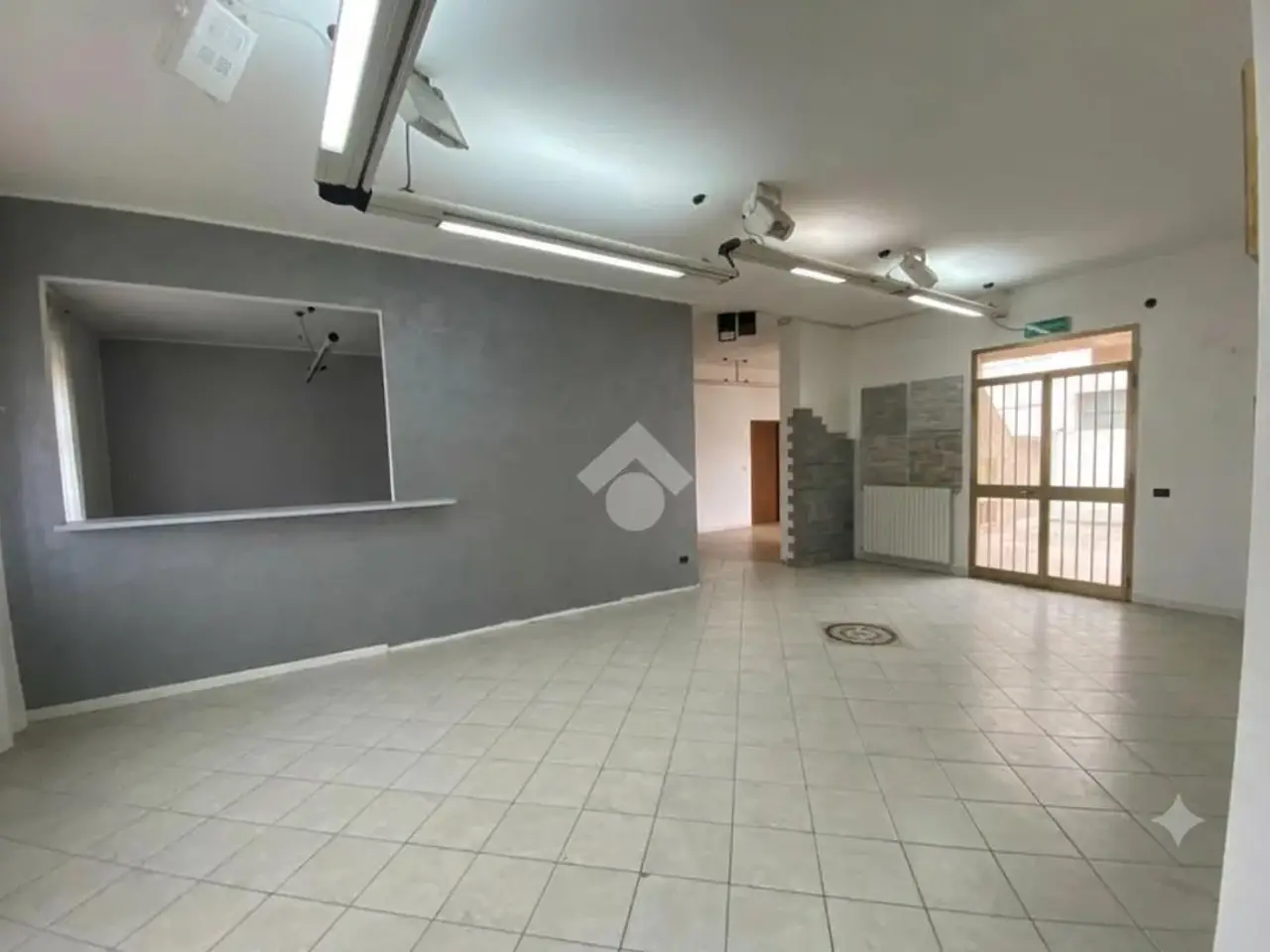 Negozio in Via dei Ciliegi 44, Reggello, {3} - Foto 2