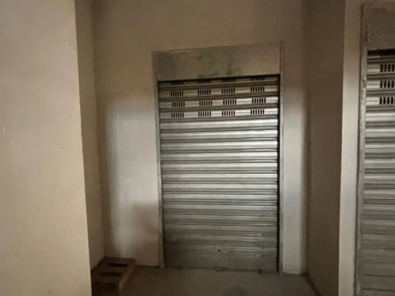 Parcheggio chiuso in Via Spiniello 17, Acerra, {3} - Foto 1