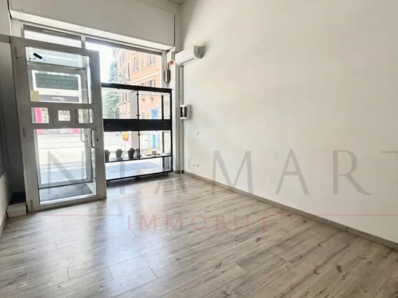 Negozio in Corso di Porta Romana, Milano, {3} - Foto 1