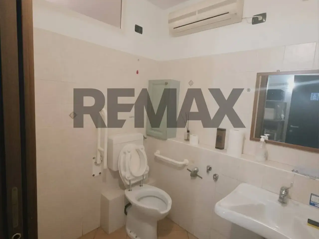 Negozio in Via Frateli Vigorelli 2, Gallarate, {3} - Planimetria 1
