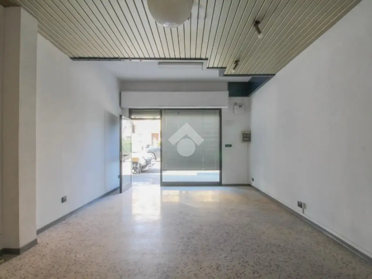 Negozio in Via Rometta, Sassuolo, {3} - Foto 1