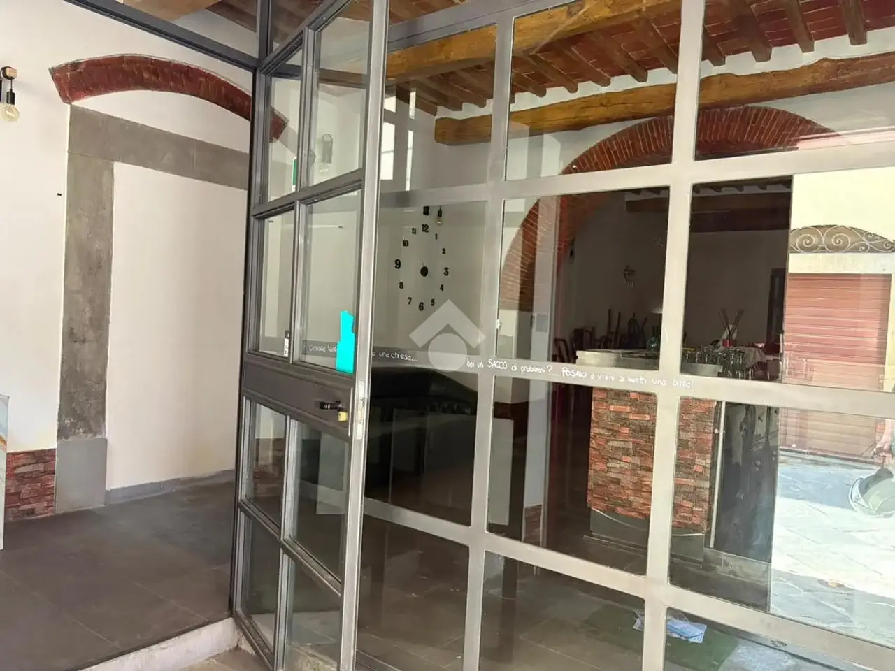 Negozio in Via Guglielmo Oberdan 61, Arezzo, {3} - Foto 2