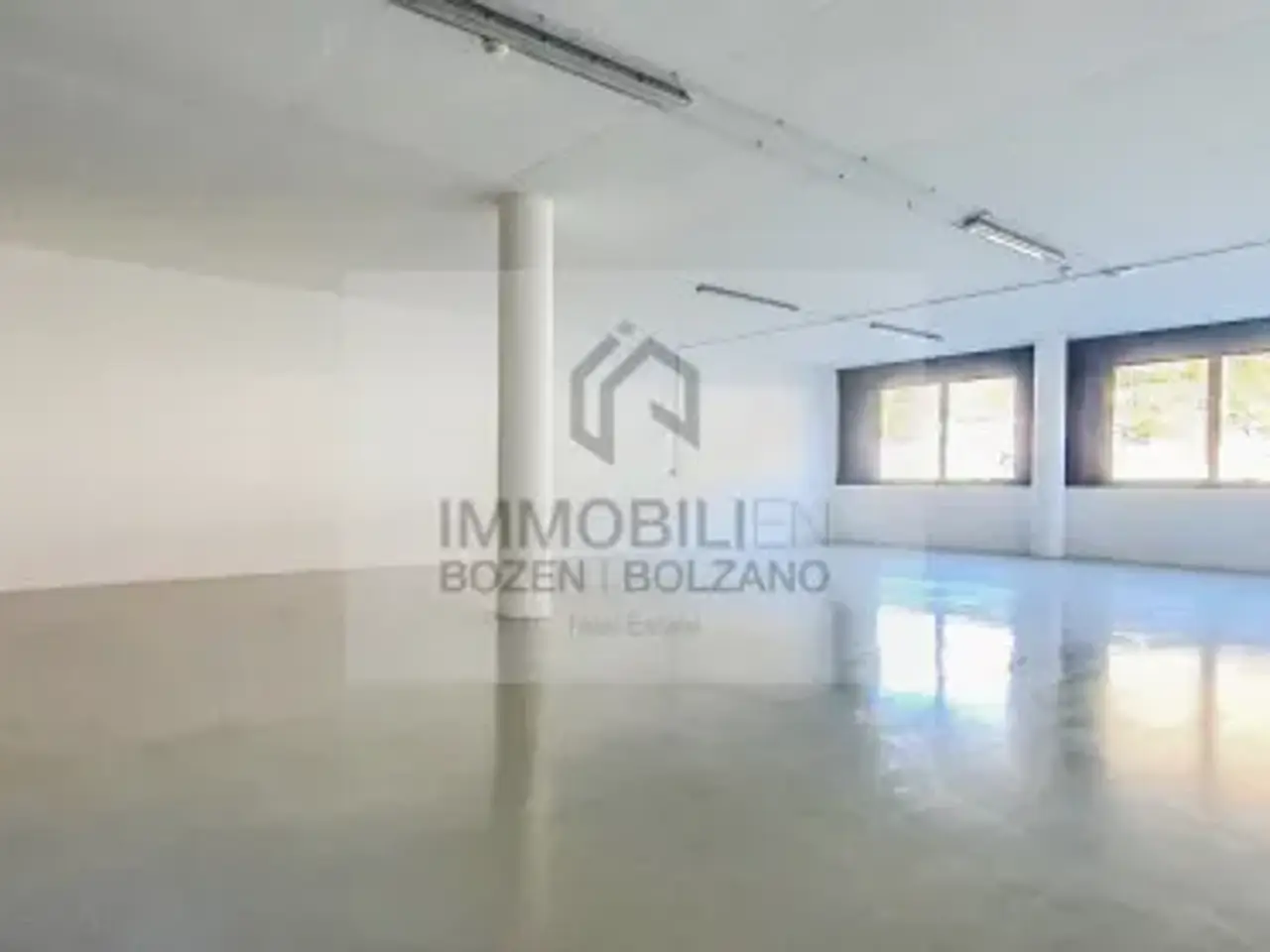 Ufficio in Via Carlo Abarth 9, Merano, {3} - Foto 1