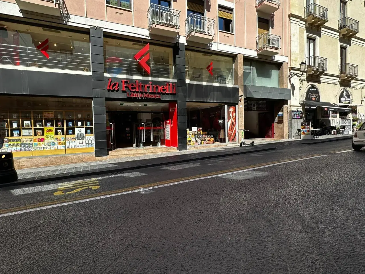 Negozio in Via Etnea 347, Catania, {3} - Foto 1