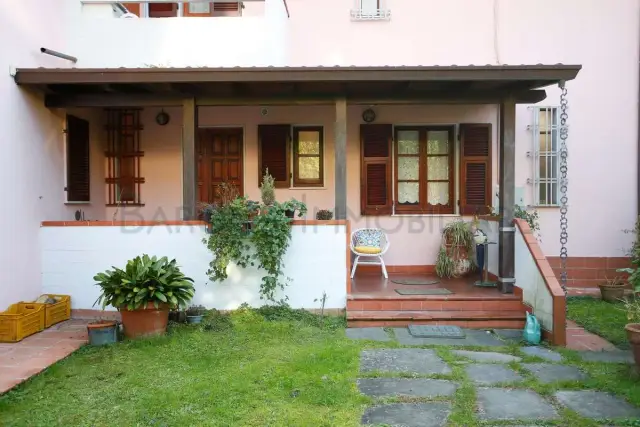 Two-family villa in Via Monteverde, Carrara - Photo 1