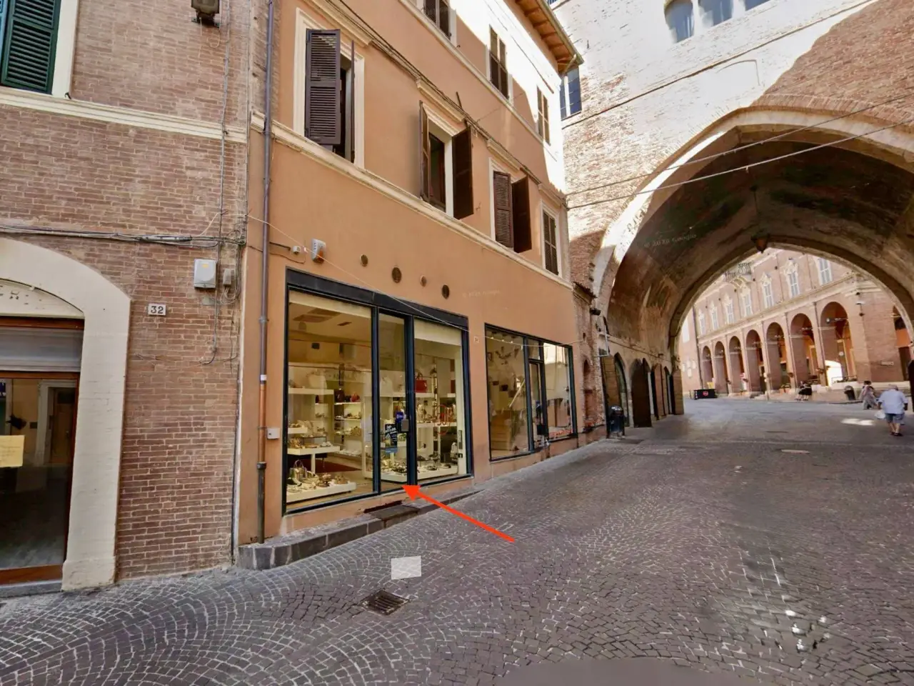 Negozio in Corso della Repubblica 34, Fabriano, {3} - Foto 1