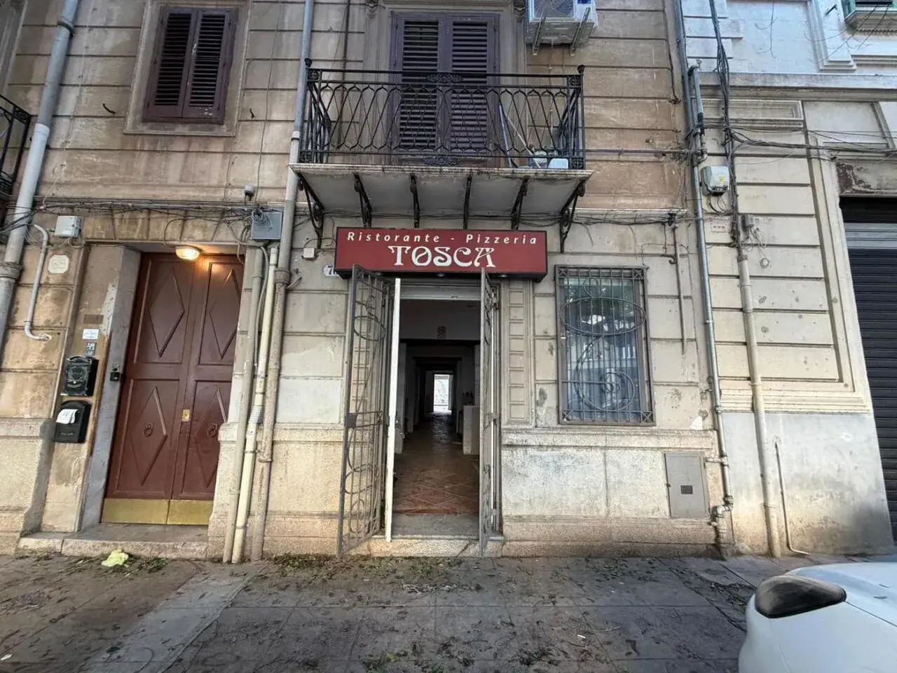 Palazzina commerciale in Via Pignatelli Aragona 68/70, Palermo, {3} - Foto 2