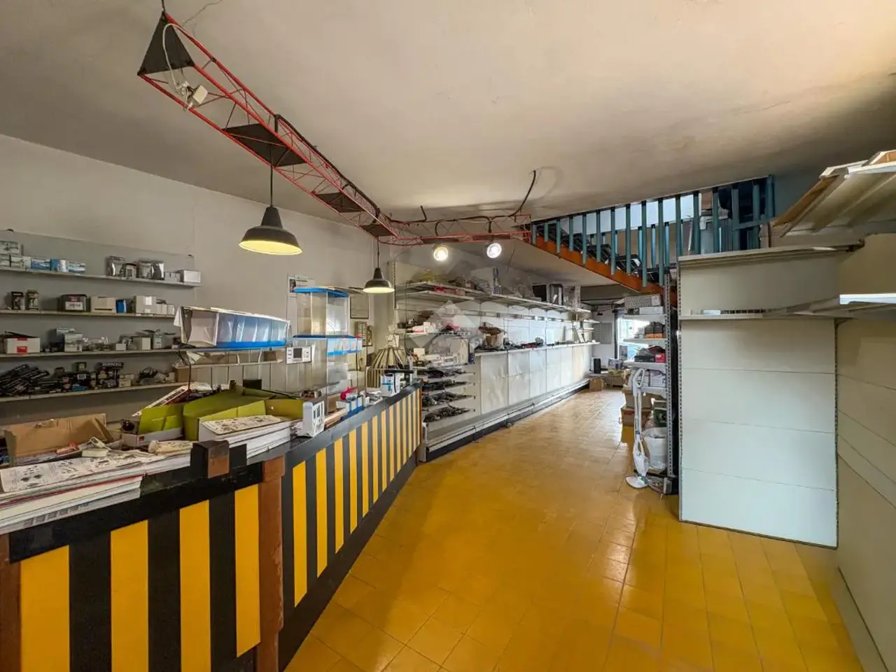 Negozio in Via Bressanoro 50, Castelleone, {3} - Foto 2