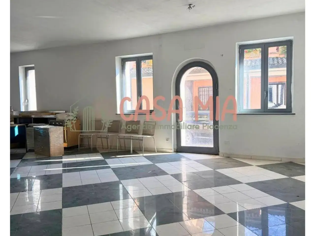 Negozio in Via Roma, Gragnano Trebbiense, {3} - Foto 2