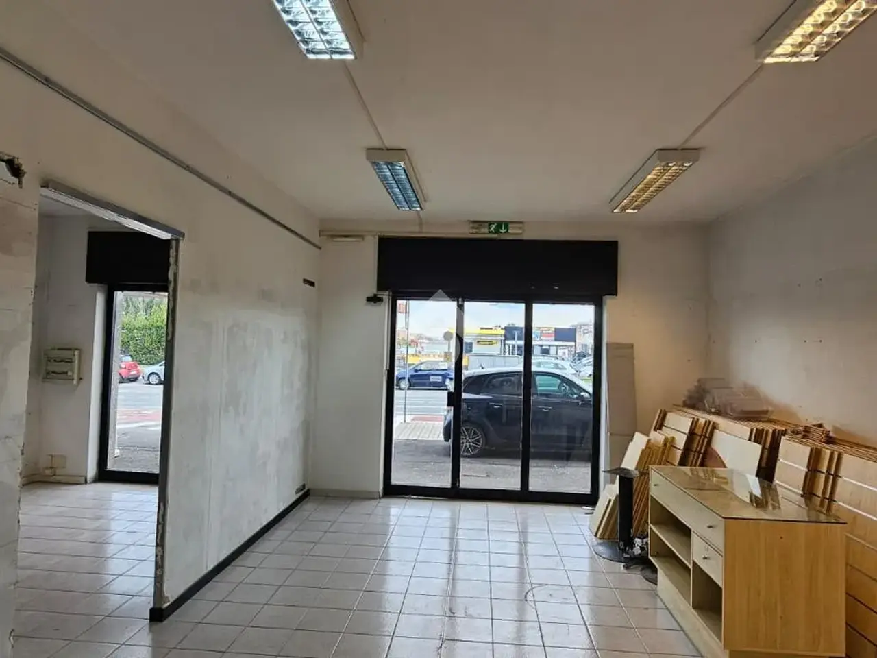 Negozio in Viale Kennedy 113, Ciampino, {3} - Foto 2