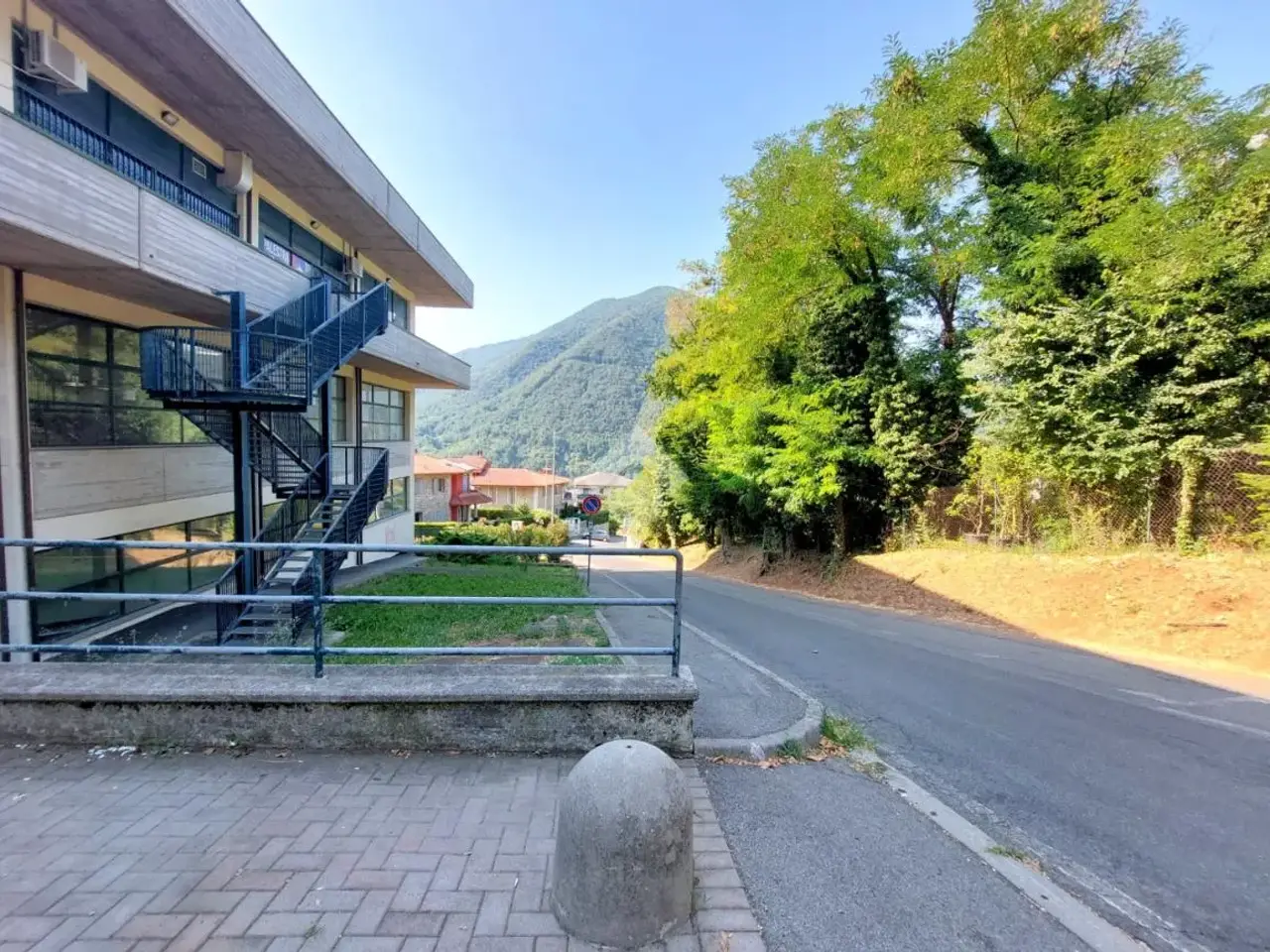 Negozio in Via San Nicola  Tolentino 25, Lumezzane, {3} - Foto 2
