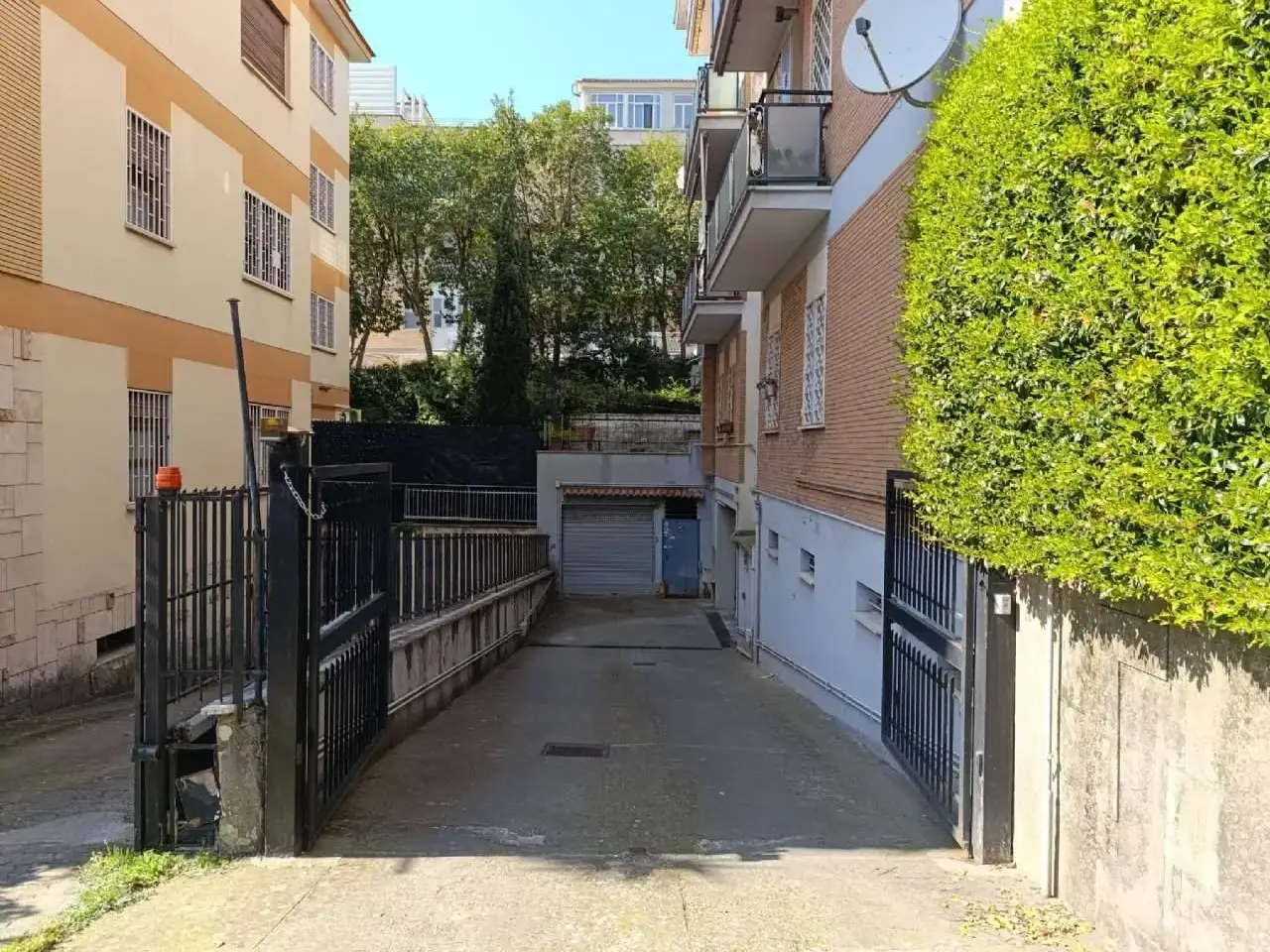 Parcheggio chiuso in Via Via Luigi Siciliani , Roma, {3} - Foto 2