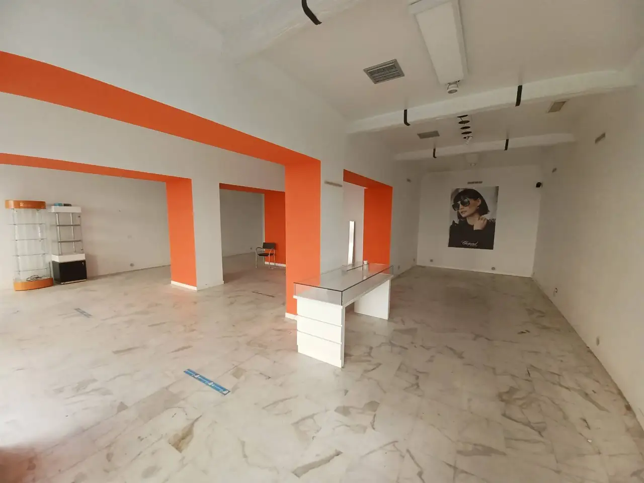 Esercizio commerciale in , Pistoia, {3} - Foto 1