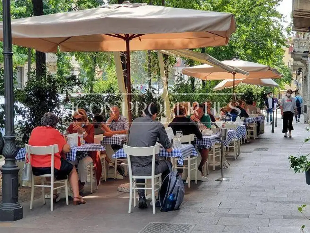 Negozio in Via Pietro Borsieri 41, Milano, {3} - Foto 1