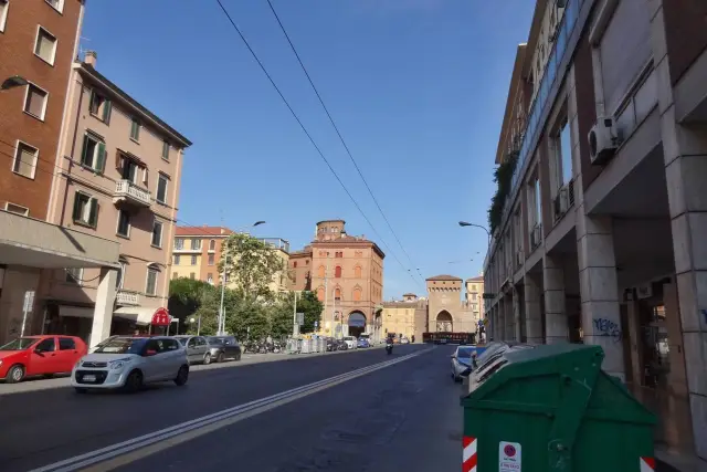 Geschäft in Via Aurelio Saffi, Bologna - Foto 1