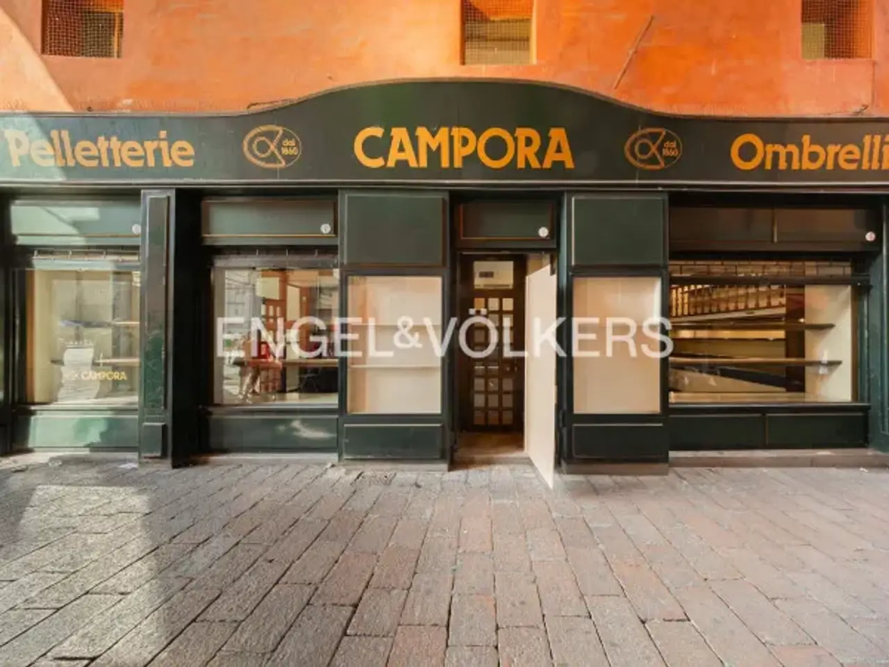 Negozio in Piazza Maggiore, Bologna, {3} - Foto 1
