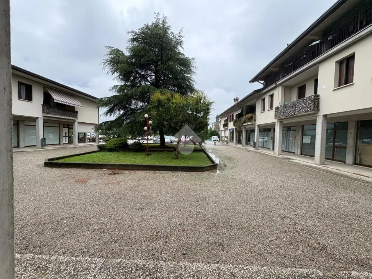 Ufficio in Via Alcide De Gasperi 14, San Zenone Degli Ezzelini, {3} - Foto 1