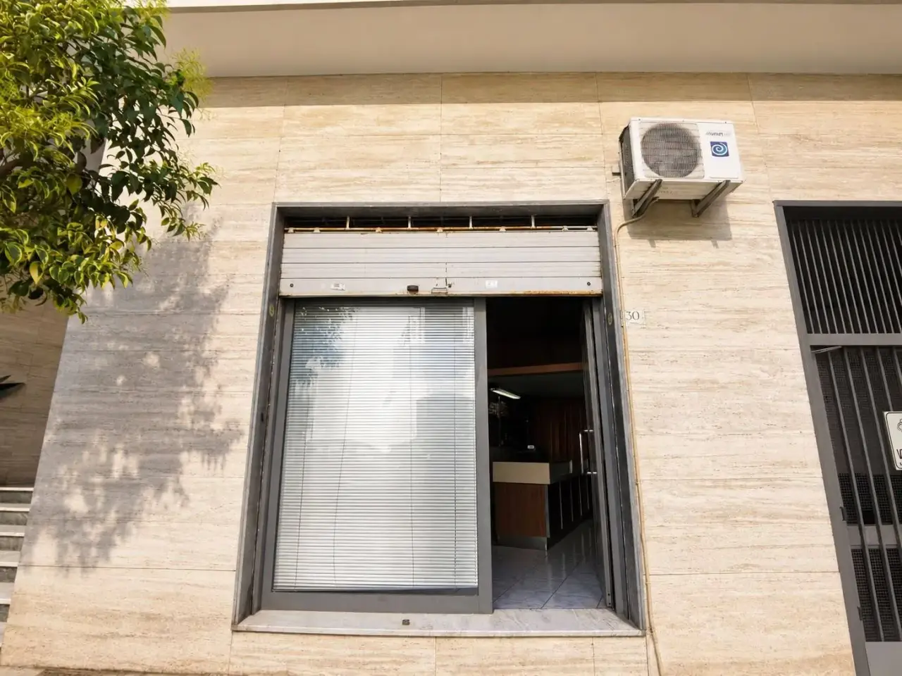 Negozio in Via Battistessa 30, Caserta, {3} - Foto 1