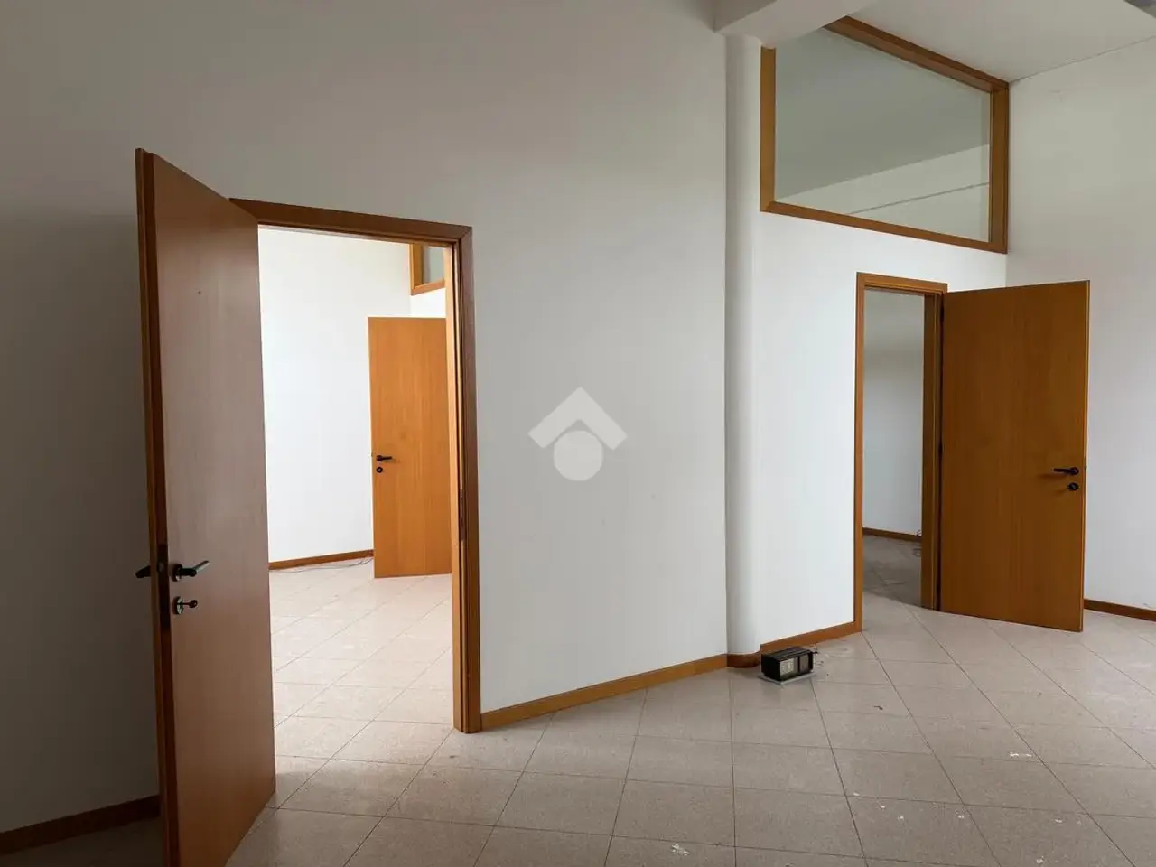 Ufficio in Via a. Serena 42, Montebelluna, {3} - Foto 1